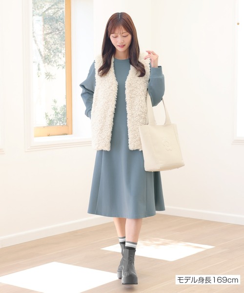 MARY QUANT(マリークワント)の「カールファーベスト ブルゾン(ベスト・レディース・ブラック/アイボリー/ベージュ・M)」の11枚目の写真