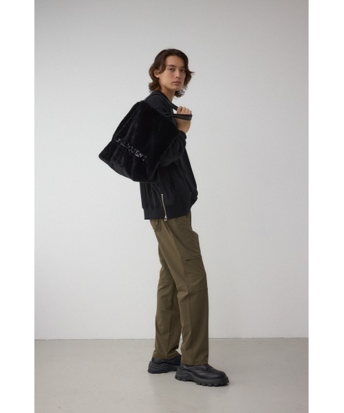 AZUL by moussy(アズールバイマウジー)の「フェイクファービッグトートバッグ(トートバッグ・メンズ・ベージュ/ブラック・FREE)」の6枚目の写真