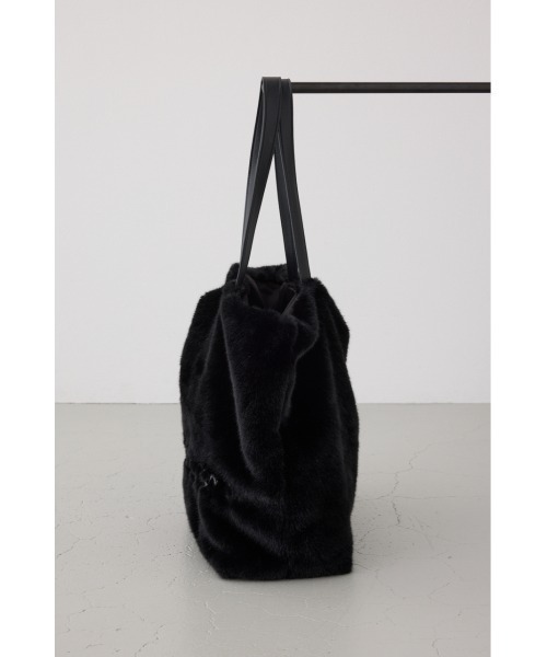 AZUL by moussy(アズールバイマウジー)の「フェイクファービッグトートバッグ(トートバッグ・メンズ・ベージュ/ブラック・FREE)」の8枚目の写真