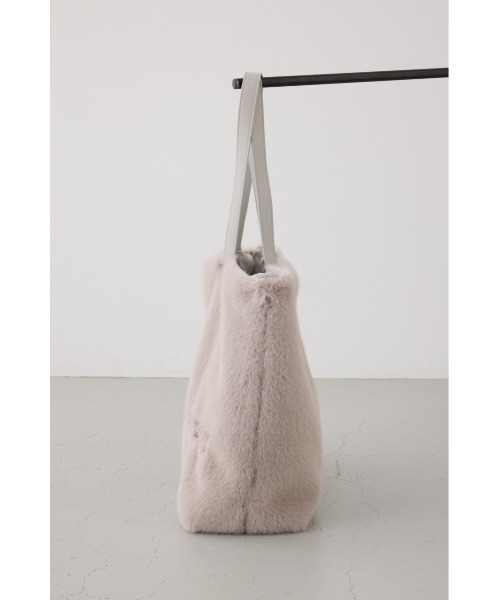 AZUL by moussy(アズールバイマウジー)の「フェイクファービッグトートバッグ(トートバッグ・メンズ・ベージュ/ブラック・FREE)」の17枚目の写真