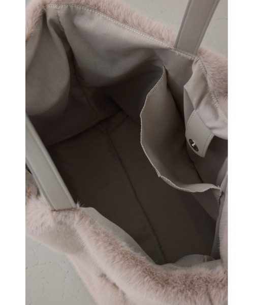AZUL by moussy(アズールバイマウジー)の「フェイクファービッグトートバッグ(トートバッグ・メンズ・ベージュ/ブラック・FREE)」の4枚目の写真