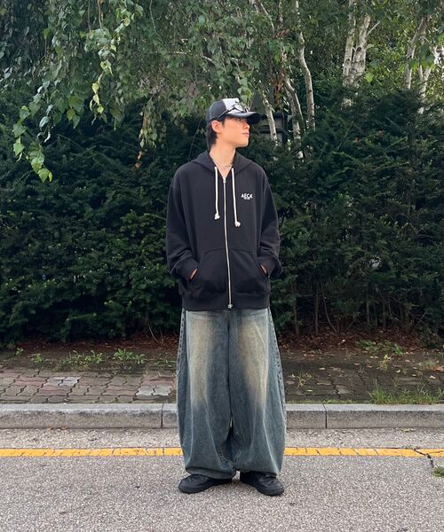 AECA(エイカ)の「AECA SIGNATURE ZIP UP HOODIE-BLACK(パーカー・レディース・その他・SMALL/MEDIUM/LARGE/X-LARGE)」の2枚目の写真