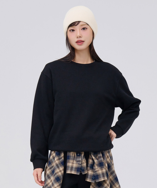 CHASECULT(チェイスカルト)の「ユニセックスエッセンシャル裏起毛スウェットシャツ-ブラック(スウェット・メンズ・ブラック・115/90/100/110/95/105)」の4枚目の写真