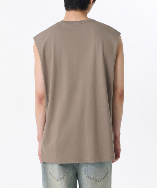 MUSINSA STANDARD（ムシンサスタンダード）の「オーバーサイズスリーブレストップ [トープ]（Tシャツ/カットソー・メンズ・その他・SMALL/MEDIUM/LARGE/X-LARGE/XX-LARGE/XXX-LARGE）」の2枚目の写真