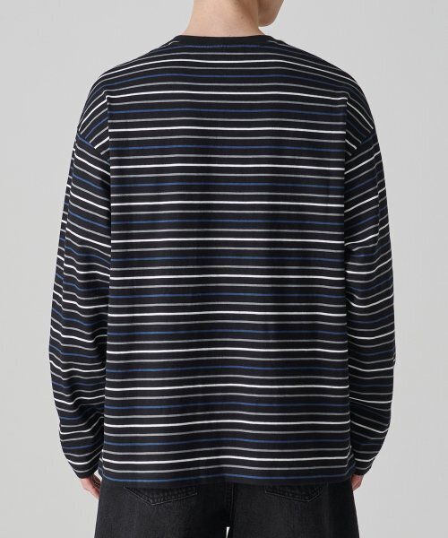 MUSINSA STANDARD（ムシンサスタンダード）の「マルチストライプリラックスド長袖Tシャツ1 [ブラック/ブルー]（Tシャツ/カットソー・メンズ・その他・XX-LARGE/LARGE/MEDIUM/SMALL/X-LARGE/XXX-LARGE）」の2枚目の写真