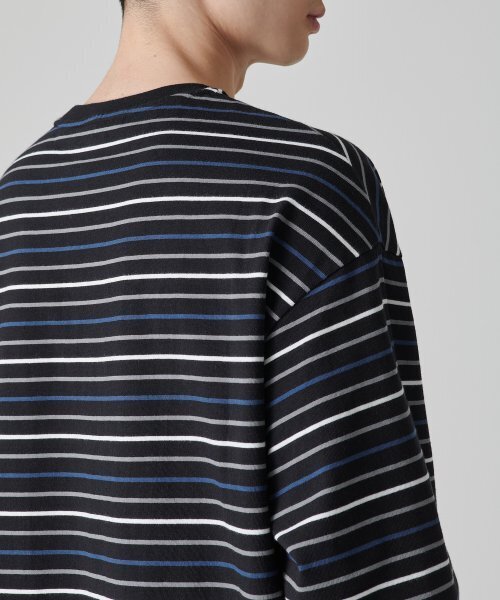 MUSINSA STANDARD（ムシンサスタンダード）の「マルチストライプリラックスド長袖Tシャツ1 [ブラック/ブルー]（Tシャツ/カットソー・メンズ・その他・XX-LARGE/LARGE/MEDIUM/SMALL/X-LARGE/XXX-LARGE）」の5枚目の写真