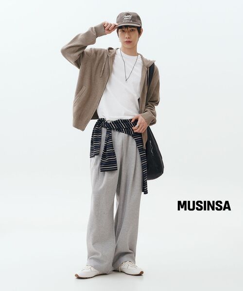 MUSINSA STANDARD（ムシンサスタンダード）の「マルチストライプリラックスド長袖Tシャツ1 [ブラック/ブルー]（Tシャツ/カットソー・メンズ・その他・XX-LARGE/LARGE/MEDIUM/SMALL/X-LARGE/XXX-LARGE）」の8枚目の写真