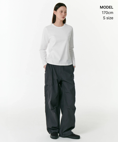 MUSINSA STANDARD WOMAN（ムシンサスタンダードウーマン）の「ウィメンズフレキシブルクルーネック長袖Tシャツ[ホワイト]（Tシャツ/カットソー・レディース・その他・SMALL/MEDIUM/LARGE/X-LARGE/X-SMALL）」の13枚目の写真