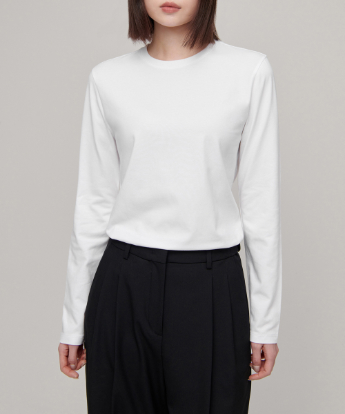 MUSINSA STANDARD WOMAN（ムシンサスタンダードウーマン）の「ウィメンズフレキシブルクルーネック長袖Tシャツ[ホワイト]（Tシャツ/カットソー・レディース・その他・SMALL/MEDIUM/LARGE/X-LARGE/X-SMALL）」の7枚目の写真