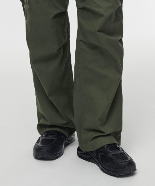 MUSINSA STANDARD（ムシンサスタンダード）の「コットンパラシュートカーゴパンツ[カーキ]（スウェットパンツ・メンズ・その他・29/30/31/33/26/27/28/40/38/42/36/34/32）」の10枚目の写真
