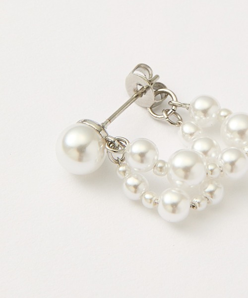 COLONY 2139(コロニートゥーワンスリーナイン)の「カーブラインパールピアス(ピアス(両耳用)・レディース・シルバー・FREE)」の5枚目の写真