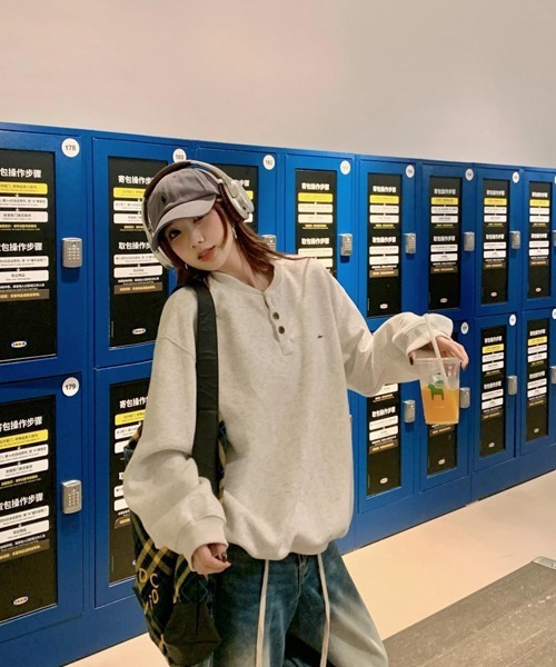 Ressaca（レサーカ）の「オーバーサイズワンポイント刺繍ロゴヘンリーネックスウェット（スウェット・メンズ・チャコール/オフホワイト・L/M/XL）」の9枚目の写真