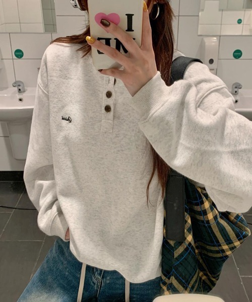 Ressaca（レサーカ）の「オーバーサイズワンポイント刺繍ロゴヘンリーネックスウェット（スウェット・メンズ・チャコール/オフホワイト・L/M/XL）」の7枚目の写真