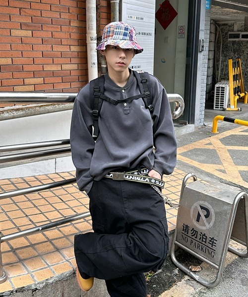 Ressaca（レサーカ）の「オーバーサイズワンポイント刺繍ロゴヘンリーネックスウェット（スウェット・メンズ・チャコール/オフホワイト・L/M/XL）」の19枚目の写真