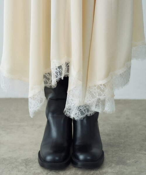 CODE A（コードエー）の「lingerie mood lace skirt（スカート・レディース・ライトグレー/ライトイエロー系・36/38）」の7枚目の写真