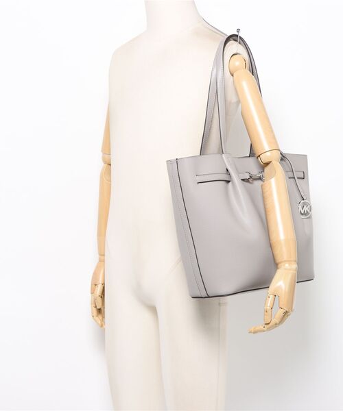 MICHAEL KORS(マイケルコース)の「CARSON LG CZ EW TOTE トートバッグ(トートバッグ・レディース・グレー系・FREE)」の5枚目の写真