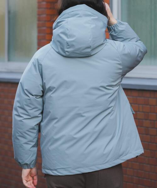ITEMS URBANRESEARCH（アイテムズ アーバンリサーチ）の「THERMOLITEデタッチャブルフードジャケット（ダウンジャケット/コート・メンズ・ライトカーキ/ネイビー/ブラック・LARGE/MEDIUM）」の12枚目の写真