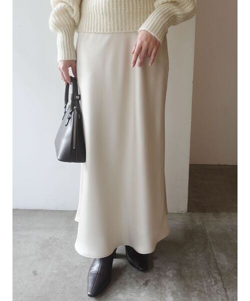LAGUNAMOON(ラグナムーン)の「バイヤスサテンナロースカート(スカート・レディース・アイボリー/チャコールグレー・SMALL/MEDIUM)」の21枚目の写真