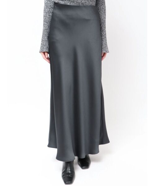 LAGUNAMOON(ラグナムーン)の「バイヤスサテンナロースカート(スカート・レディース・アイボリー/チャコールグレー・SMALL/MEDIUM)」の3枚目の写真