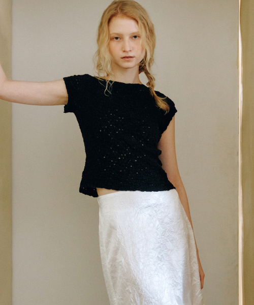 ANDNEEDS(アンドニーズ)の「Flory half blouse (black)(シャツ/ブラウス・レディース・その他・2/1)」の1枚目の写真