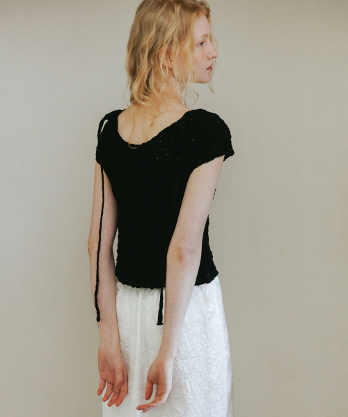 ANDNEEDS(アンドニーズ)の「Flory half blouse (black)(シャツ/ブラウス・レディース・その他・2/1)」の2枚目の写真