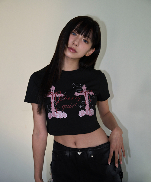 CHERRYQUIRI(チェリーキュリー)の「cross roses tee - black(Tシャツ/カットソー・レディース・その他・FREE)」の1枚目の写真