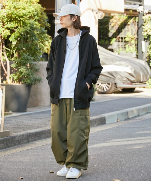 ROOPTOKYO（ループトウキョウ）の「オーバーサイズ 無地 裏毛 ユニセックス フーディ ジップパーカー 中肉厚生地（パーカー・メンズ・ホワイト/ブラック/グレー/アッシュグレー/ネイビー/ライトブルー/レッド/バーガンディー・S/M/L/XL）」の12枚目の写真