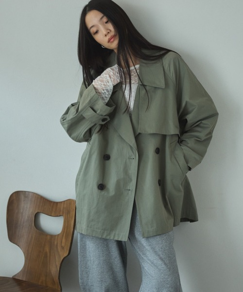 Doux archives（ドゥアルシーヴ）の「【26SS先行予約】ミドルトレンチコート（トレンチコート・レディース・カーキ/ベージュ/ネイビー・FREE）」の2枚目の写真