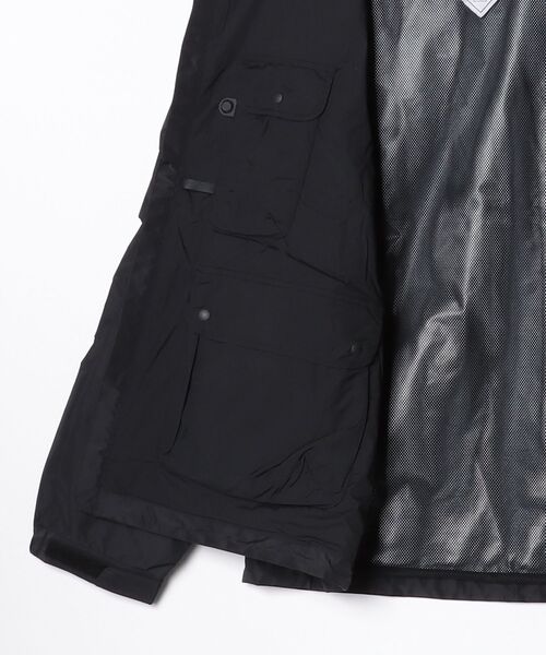 DAIWA PIER39（ダイワピア39）の「GORE-TEX WINDSTOPPER TECH ARME BJ-11025（ナイロンジャケット・メンズ・チャコールグレー/ブラック・X-LARGE/LARGE/MEDIUM）」の9枚目の写真