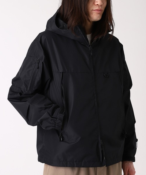 DAIWA PIER39（ダイワピア39）の「DAIWA PIER39 GORE-TEX WINDSTOPPER TECH ARME BJ-11025（ナイロンジャケット・メンズ・チャコールグレー/ブラック・X-LARGE/LARGE）」の2枚目の写真