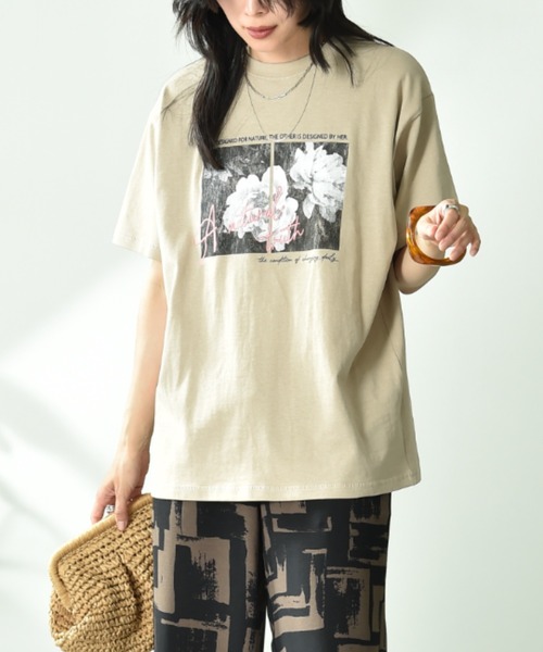 INTERPLANET（インタープラネット）の「フォトプリント＆刺繍ロゴＴシャツ（Tシャツ/カットソー・レディース・チャコールグレー/オフホワイト/ライトベージュ・FREE）」の3枚目の写真
