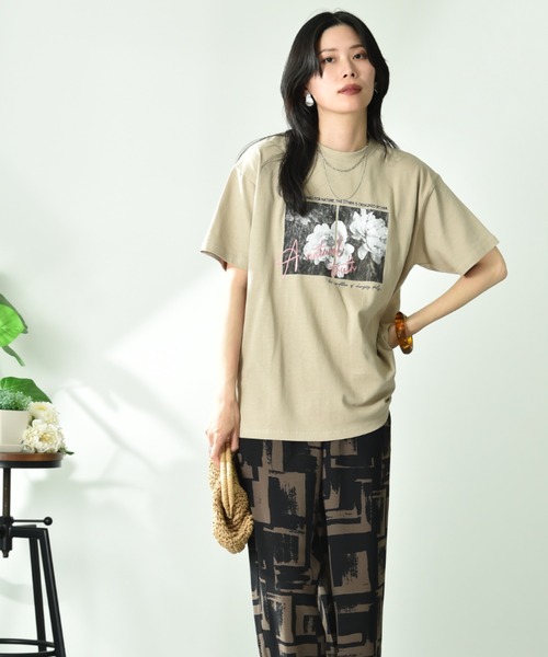 INTERPLANET（インタープラネット）の「フォトプリント＆刺繍ロゴＴシャツ（Tシャツ/カットソー・レディース・チャコールグレー/オフホワイト/ライトベージュ・FREE）」の13枚目の写真