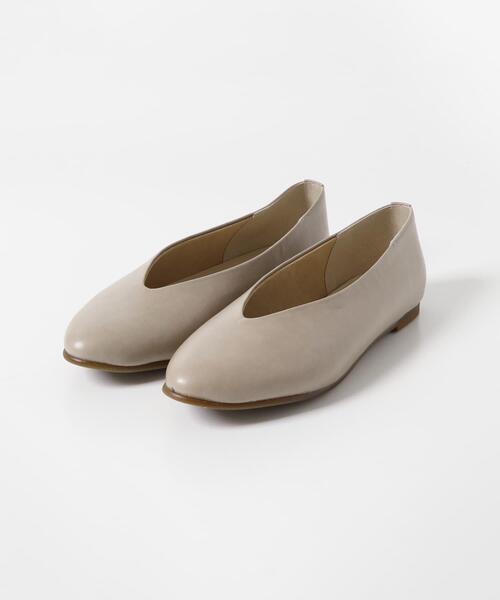 URBAN RESEARCH DOORS（アーバンリサーチドアーズ）の「Vカットパンプス（パンプス・レディース・グレー系その他/ブラック/シルバー・38/36/37）」の4枚目の写真