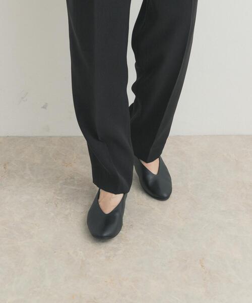 URBAN RESEARCH DOORS（アーバンリサーチドアーズ）の「Vカットパンプス（パンプス・レディース・グレー系その他/ブラック/シルバー・38/36/37）」の9枚目の写真