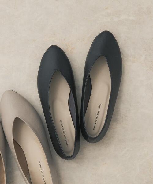 URBAN RESEARCH DOORS（アーバンリサーチドアーズ）の「Vカットパンプス（パンプス・レディース・グレー系その他/ブラック/シルバー・38/36/37）」の11枚目の写真