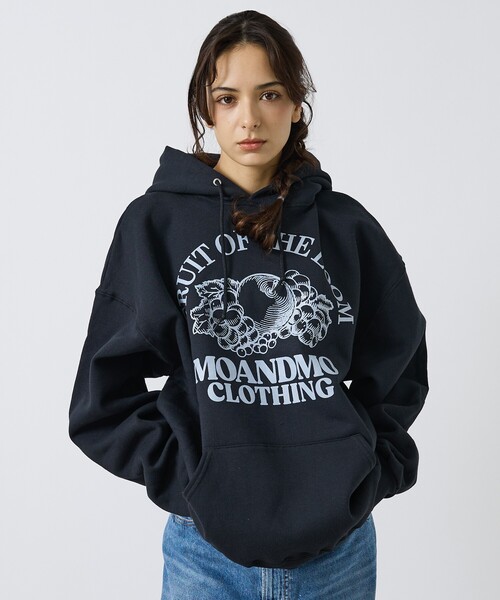 FRUIT OF THE LOOM(フルーツオブザルーム)の「MOANDMO × FRUIT OF THE LOOM HOODIE SWEAT/フーディープルオーバースウェット(パーカー・メンズ・ネイビー/ブラック/グレー・XL/L/M)」の1枚目の写真