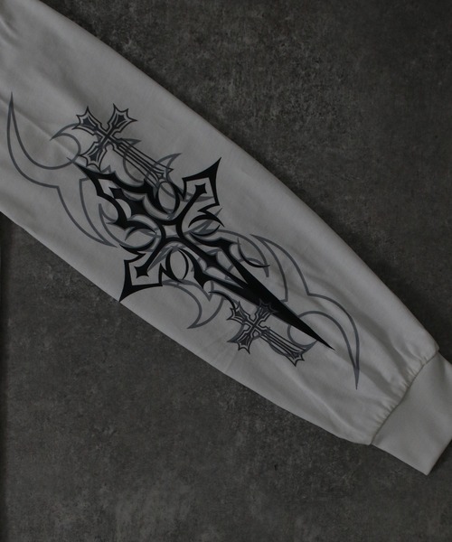 NYLAUS(ナイラス)の「【NYS】2026新作 オールドイングリッシュクロスロンT ロングTシャツ 長袖Tシャツ クロスプリント ロゴロンT(Tシャツ/カットソー・メンズ・ブラック/ブラック系その他/ホワイト・M/L)」の20枚目の写真