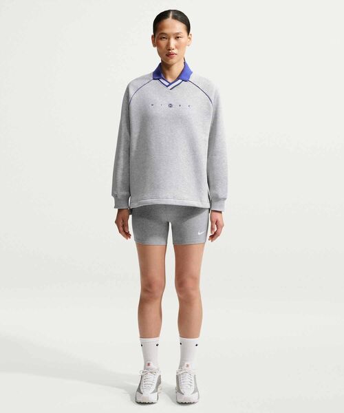 NIKE(ナイキ)の「ナイキ スポーツウェア フェニックス フリース ウィメンズ オーバーサイズド グラフィック ポロトップス / Nike Sportswear Phoenix Fleece Women's Oversized Graphic Polo Top IF0257-043 Pure Platinum(ポロシャツ・レディース・プラチナム・XL/XS/S/M/L)」の11枚目の写真