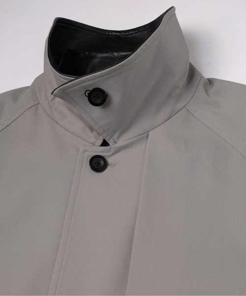 CULLNI(クルニ)の「Wool Gabardine Asymmetrical Layered Balmacaan Coat(ステンカラーコート・メンズ・ブラック/グレイッシュベージュ・0/1/2)」の9枚目の写真