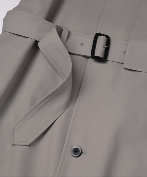 CULLNI(クルニ)の「Wool Gabardine Asymmetrical Layered Balmacaan Coat(ステンカラーコート・メンズ・ブラック/グレイッシュベージュ・0/1/2)」の11枚目の写真