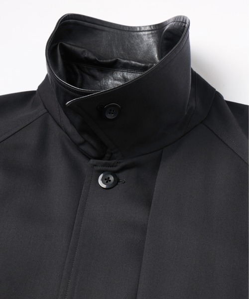 CULLNI(クルニ)の「Wool Gabardine Asymmetrical Layered Balmacaan Coat(ステンカラーコート・メンズ・ブラック/グレイッシュベージュ・0/1/2)」の16枚目の写真