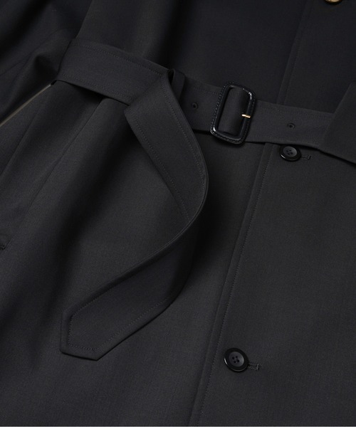 CULLNI(クルニ)の「Wool Gabardine Asymmetrical Layered Balmacaan Coat(ステンカラーコート・メンズ・ブラック/グレイッシュベージュ・0/1/2)」の18枚目の写真