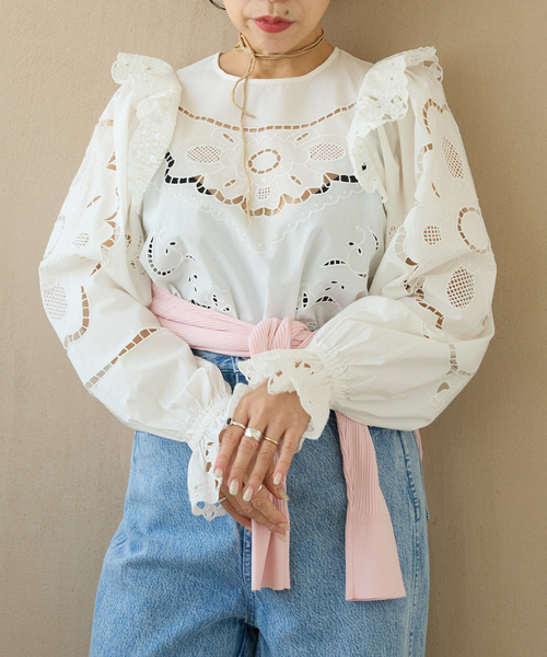 IENA LA BOUCLE(イエナラブークル)の「IENA LA BOUCLE カットワークブロードブラウス(シャツ/ブラウス・レディース・ホワイト・FREE)」の4枚目の写真