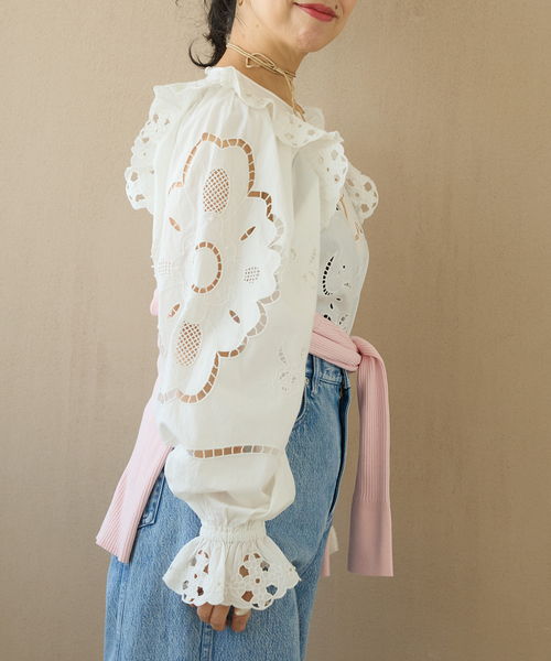 IENA LA BOUCLE(イエナラブークル)の「IENA LA BOUCLE カットワークブロードブラウス(シャツ/ブラウス・レディース・ホワイト・FREE)」の6枚目の写真