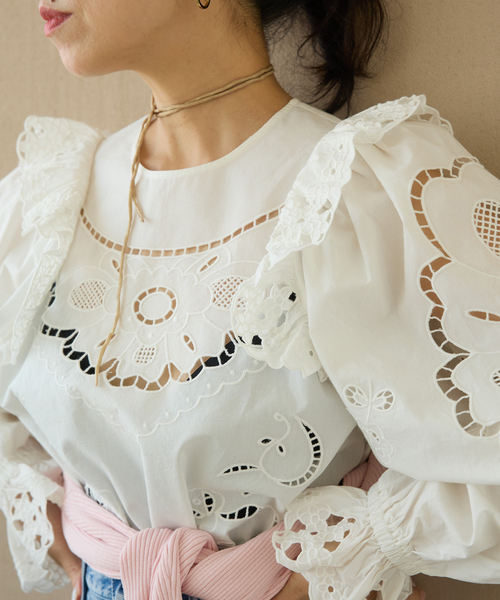 IENA LA BOUCLE(イエナラブークル)の「IENA LA BOUCLE カットワークブロードブラウス(シャツ/ブラウス・レディース・ホワイト・FREE)」の7枚目の写真