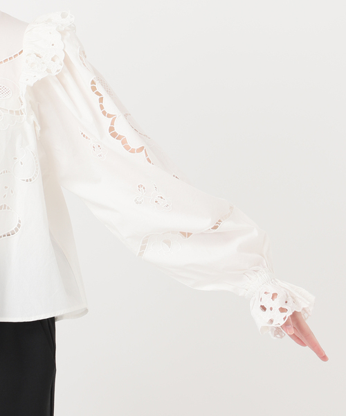 IENA LA BOUCLE(イエナラブークル)の「IENA LA BOUCLE カットワークブロードブラウス(シャツ/ブラウス・レディース・ホワイト・FREE)」の17枚目の写真