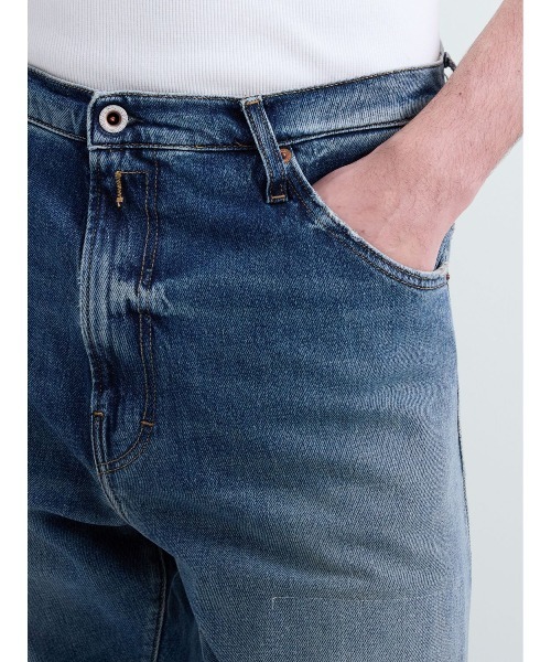 REPLAY(リプレイ)の「リラックステーパードWAINE コンフォートストレッチデニム(デニムパンツ・メンズ・ブルー・W36xL32/W34xL32/W33xL32/W32xL32/W31xL32/W30xL32/W29xL32)」の6枚目の写真