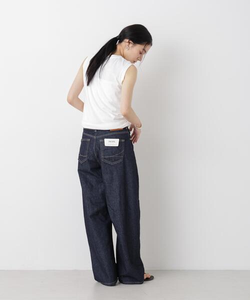SOMETHING(サムシング)の「SOMETHING/HANA TUCK CURVE TAPERED(デニムパンツ・レディース・ブルー/ピンク/ダークブルー・S/XS/M)」の4枚目の写真
