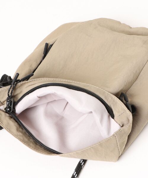 florist（フローリスト）の「【メンズ・レディース兼用】コードストラップミニショルダーバッグ（ショルダーバッグ・レディース・ベージュ/ダークグレー/ライトグレー/ブラック/オレンジ・FREE）」の8枚目の写真