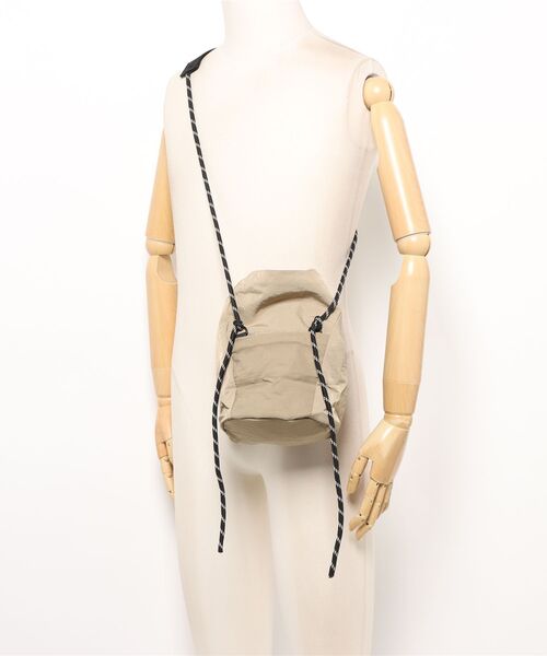 florist（フローリスト）の「【メンズ・レディース兼用】コードストラップミニショルダーバッグ（ショルダーバッグ・レディース・ベージュ/ダークグレー/ライトグレー/ブラック/オレンジ・FREE）」の9枚目の写真